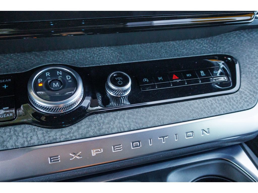 Used 2025 Ford Expedition Tremor AWD/4WD image 28