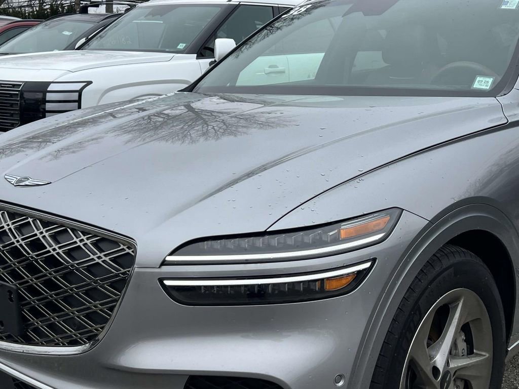 Used 2026 Genesis GV70 2.5T Advanced image 8