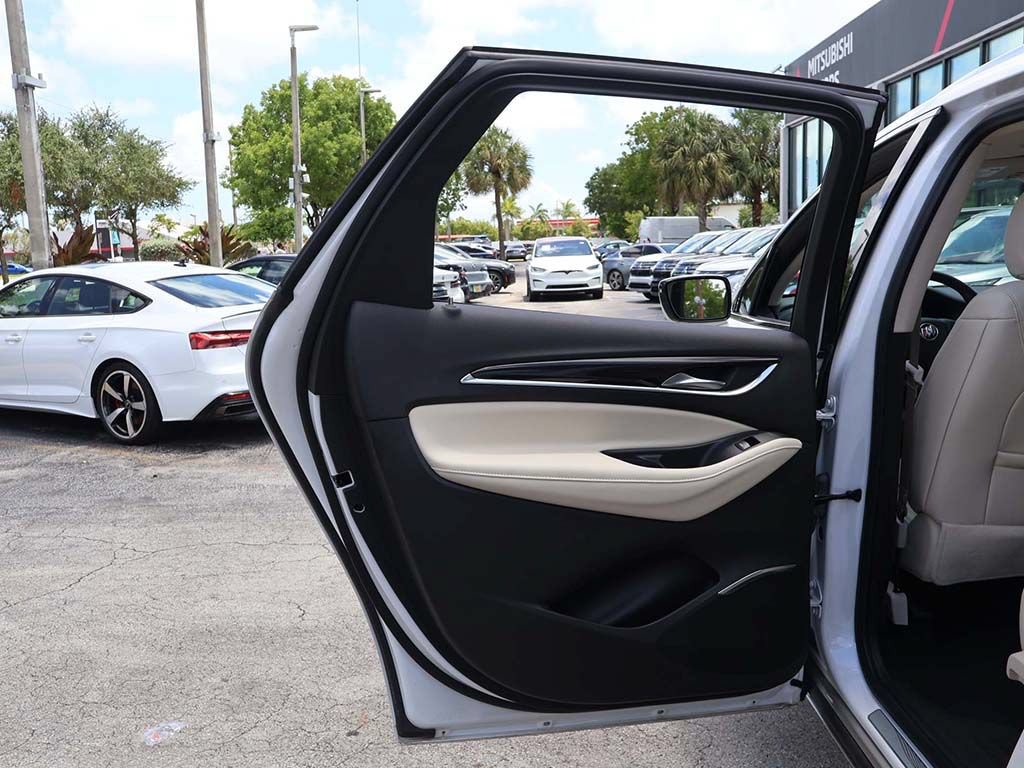 Used 2023 Buick Enclave Premium w/ Experience Buick Package FWD image 31