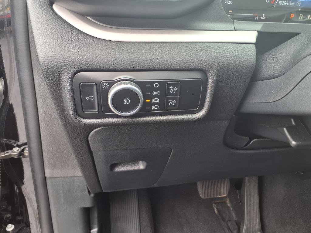 Used 2023 Ford Explorer XLT w/ Equipment Group 202A image 14