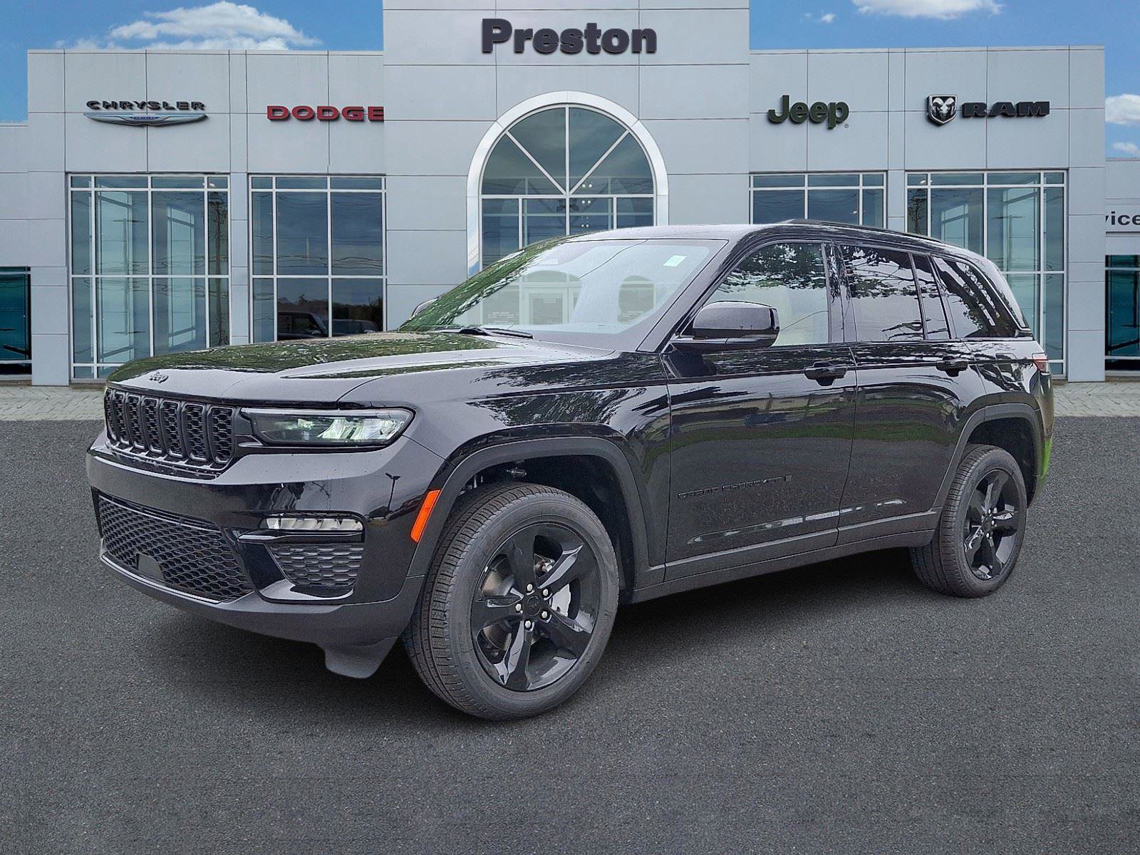 New 2025 Jeep Grand Cherokee Limited w/ Black Appearance Package