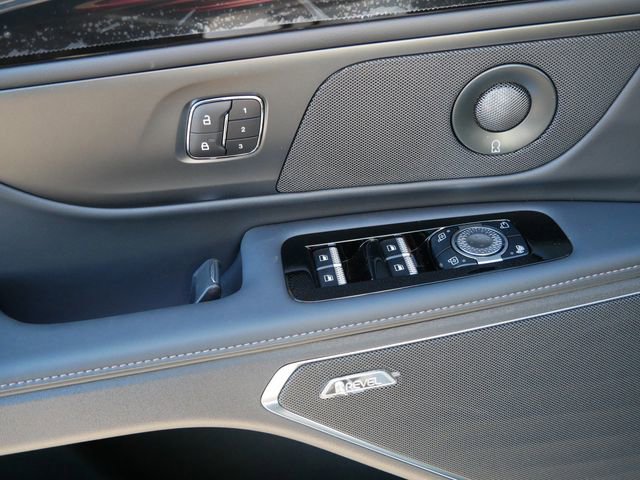 New 2026 Lincoln Nautilus Reserve image 18