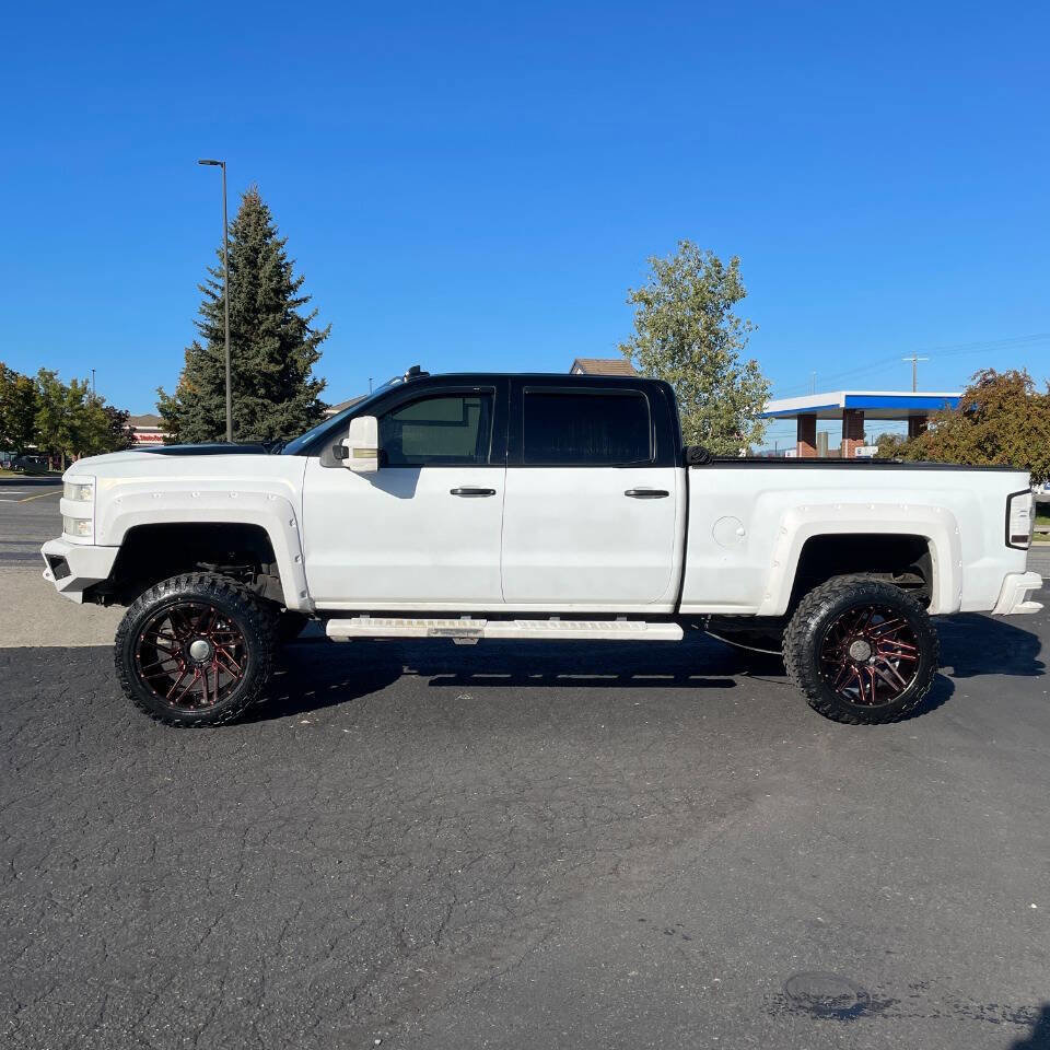 Used 2016 Chevrolet Silverado 2500 High Country image 3
