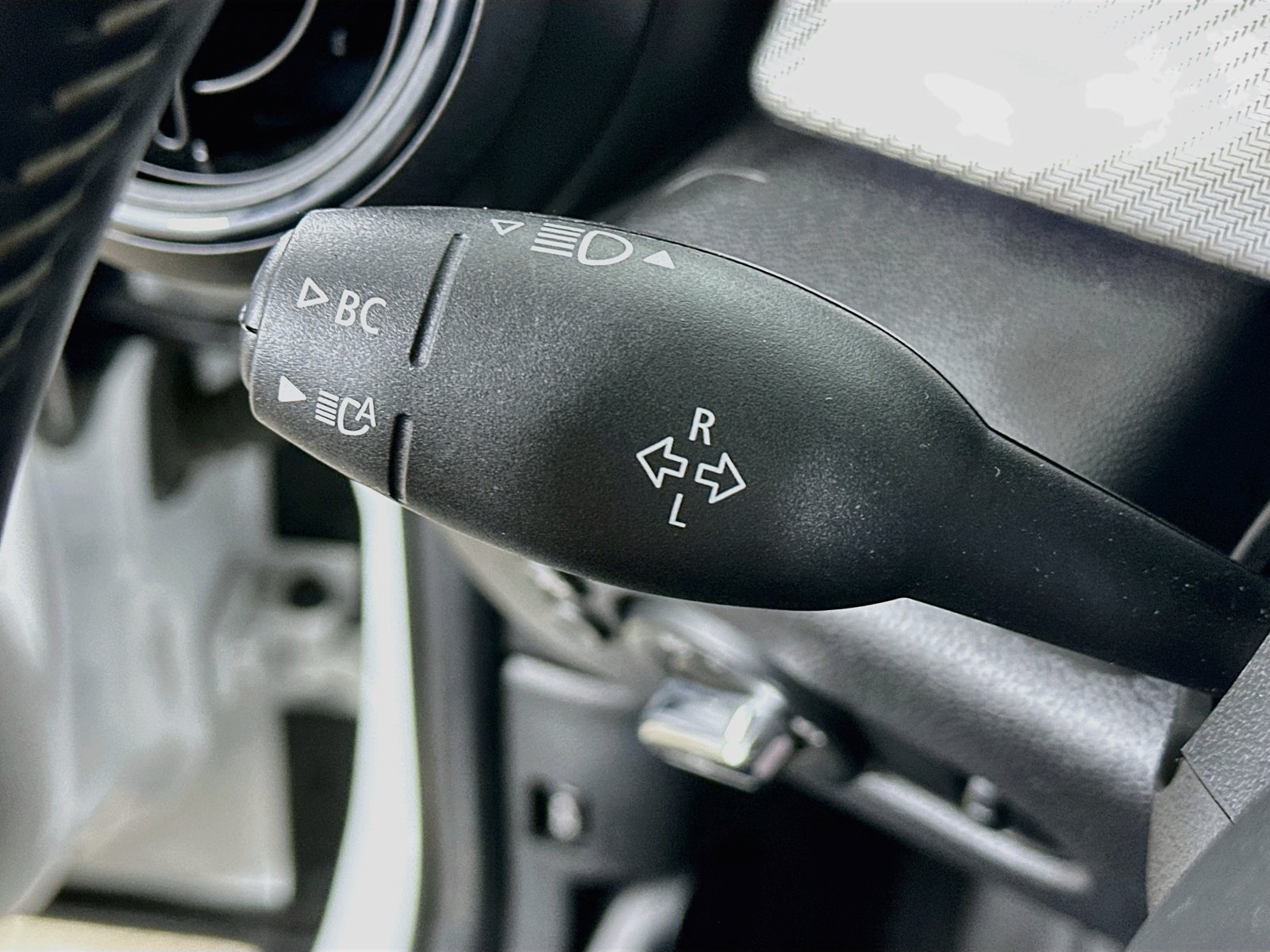 Used 2024 MINI Cooper S FWD image 19