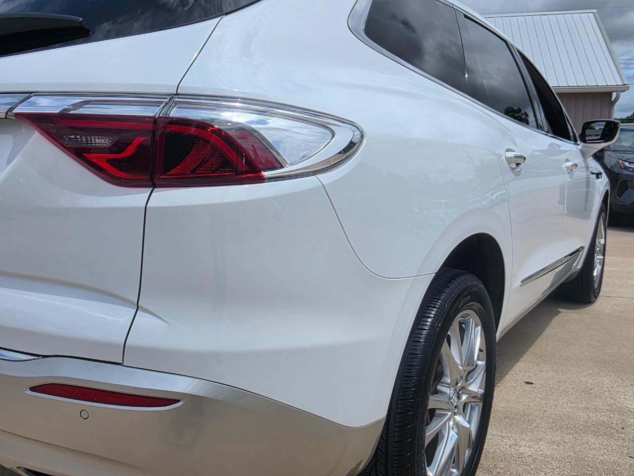 Used 2023 Buick Enclave Essence w/ Experience Buick Package FWD image 22