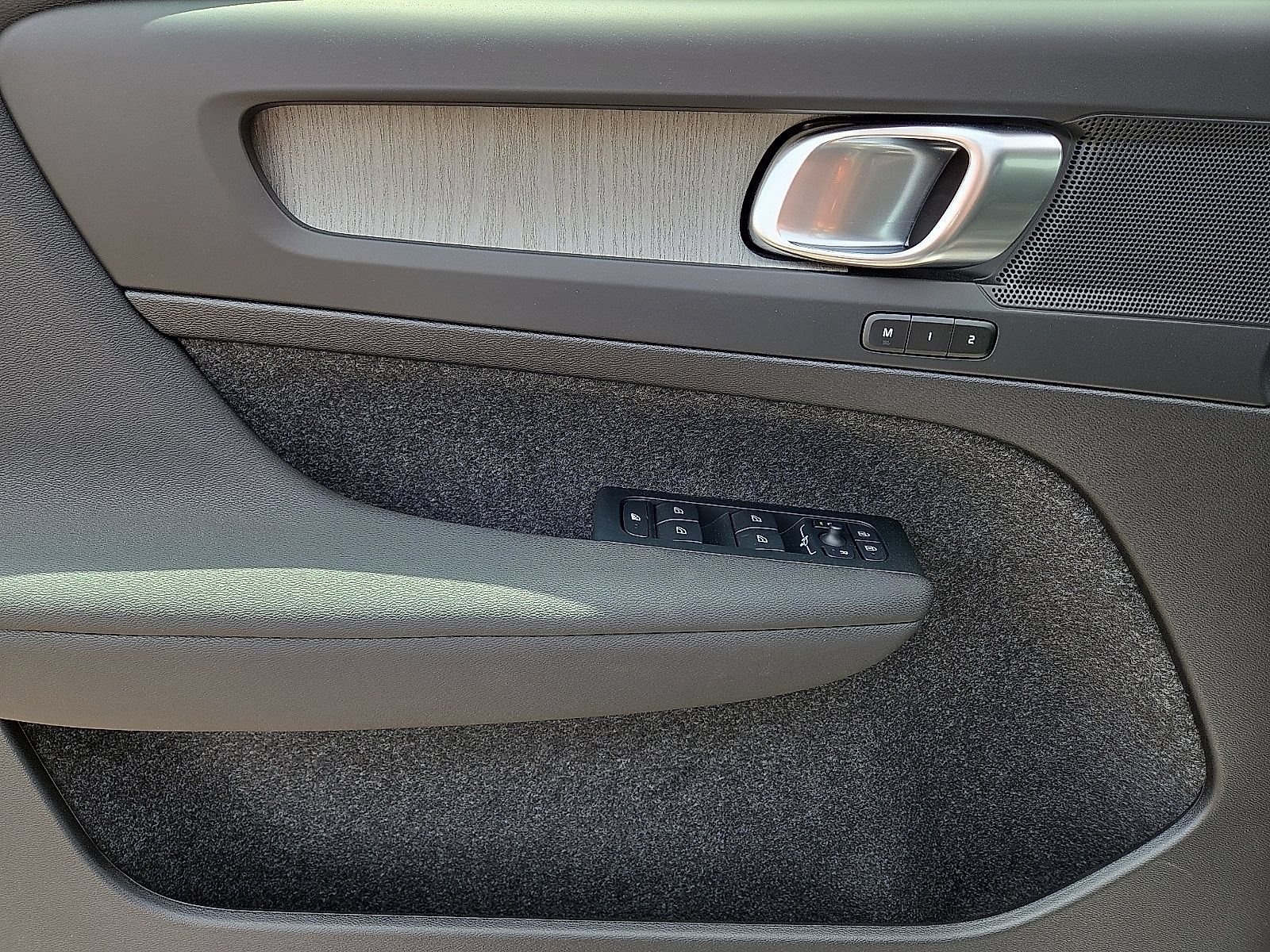 New 2026 Volvo XC40 B4 Core FWD image 21