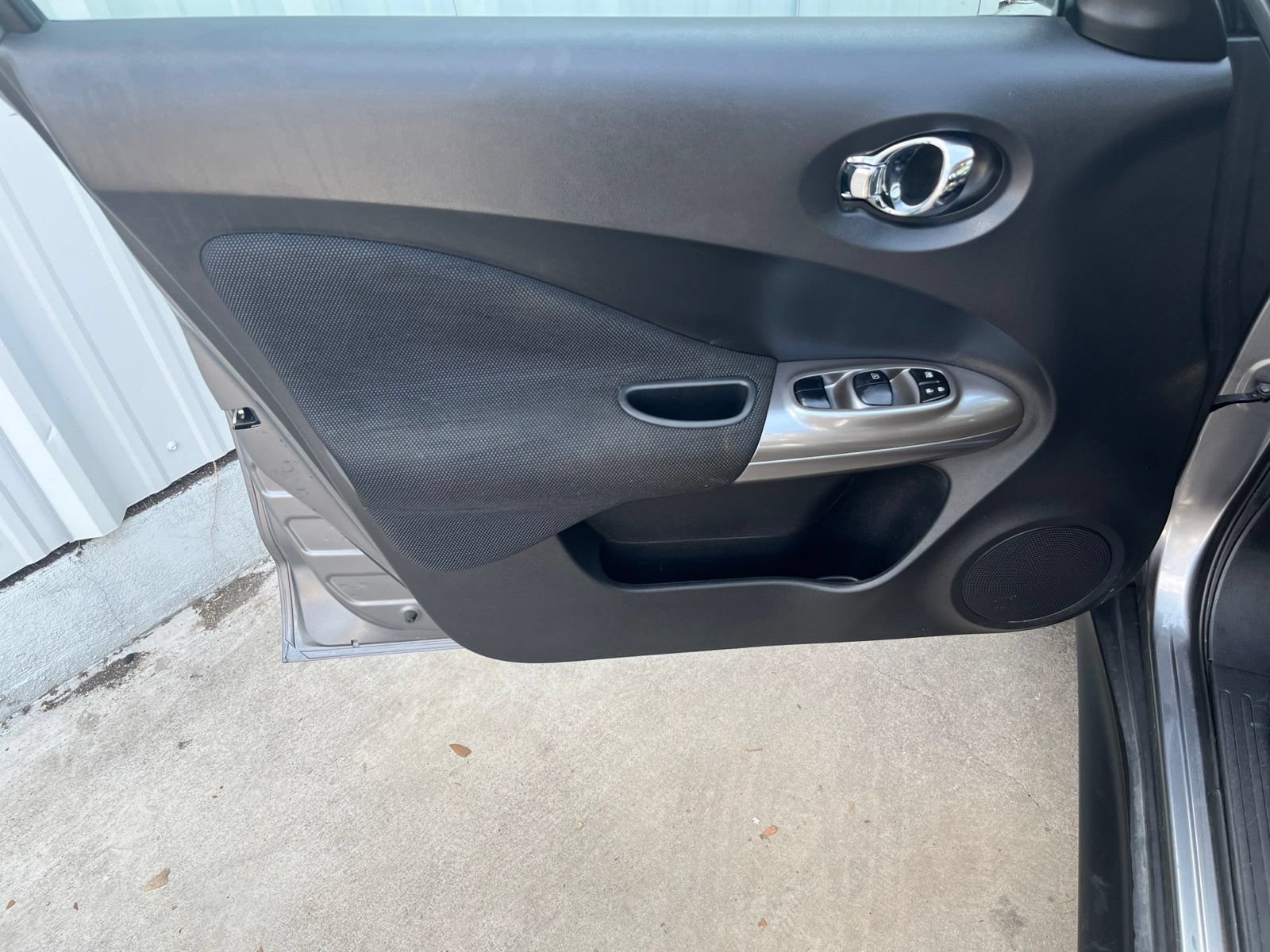 Used 2014 Nissan Juke S FWD image 11