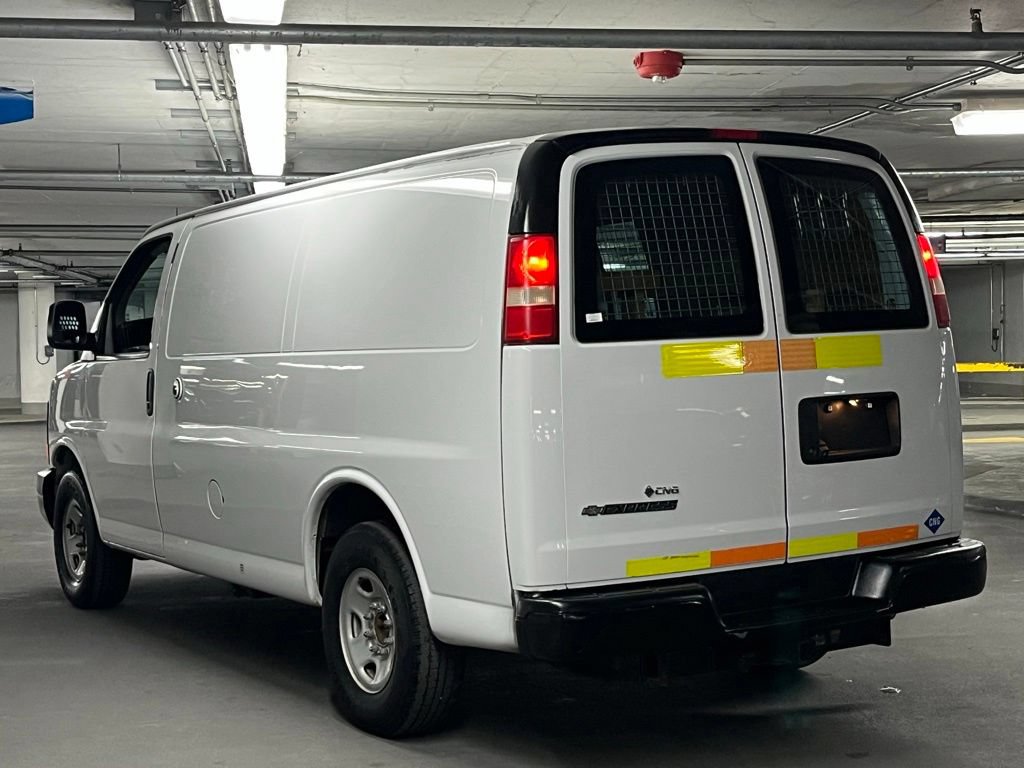 Used 2014 Chevrolet Express 2500 w/ Cold Climate Package RWD image 4