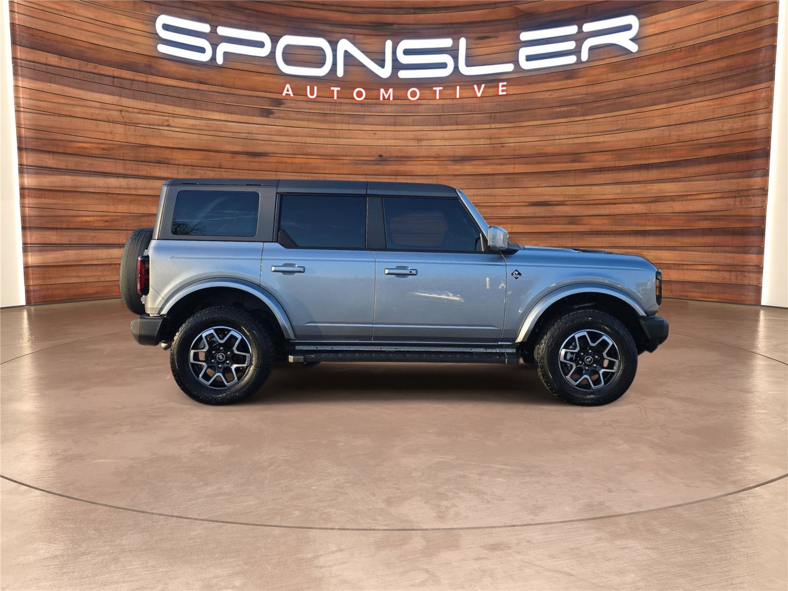 Used 2024 Ford Bronco Outer Banks image 6