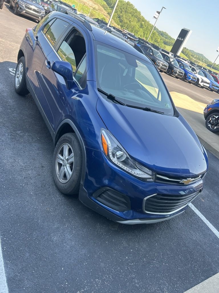 Used 2017 Chevrolet Trax LT w/ Driver Confidence Package FWD image 11