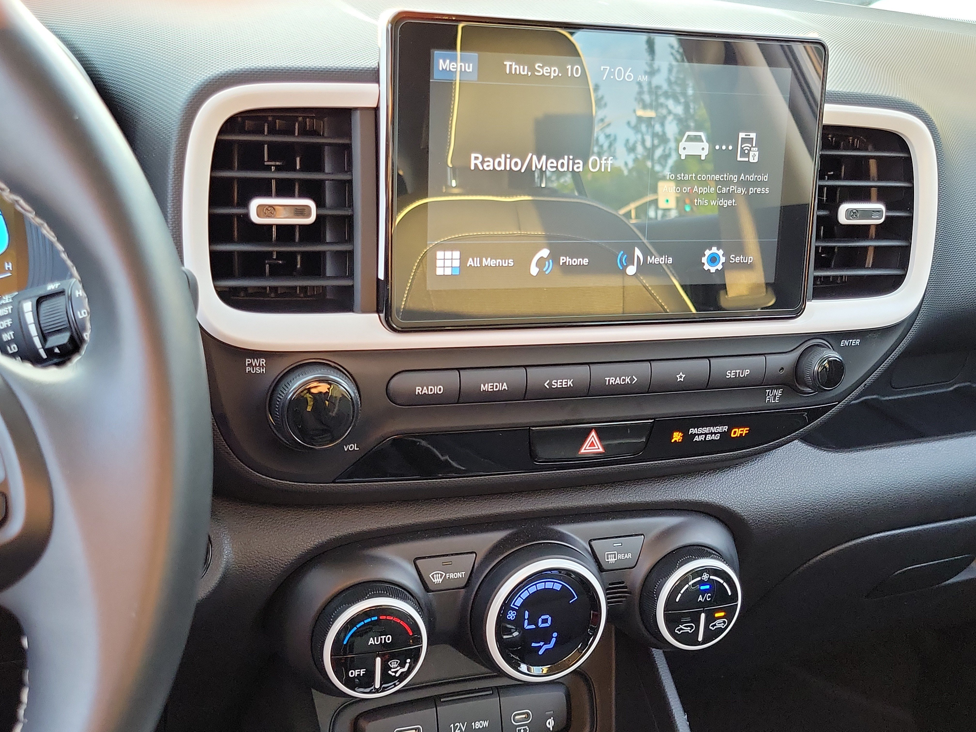 Certified 2026 Hyundai Venue SEL FWD image 15