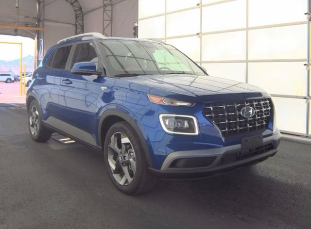 Used 2025 Hyundai Venue Limited FWD image 4