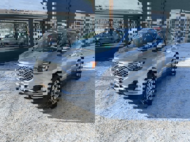 Used 2024 Ford Edge SEL image 3