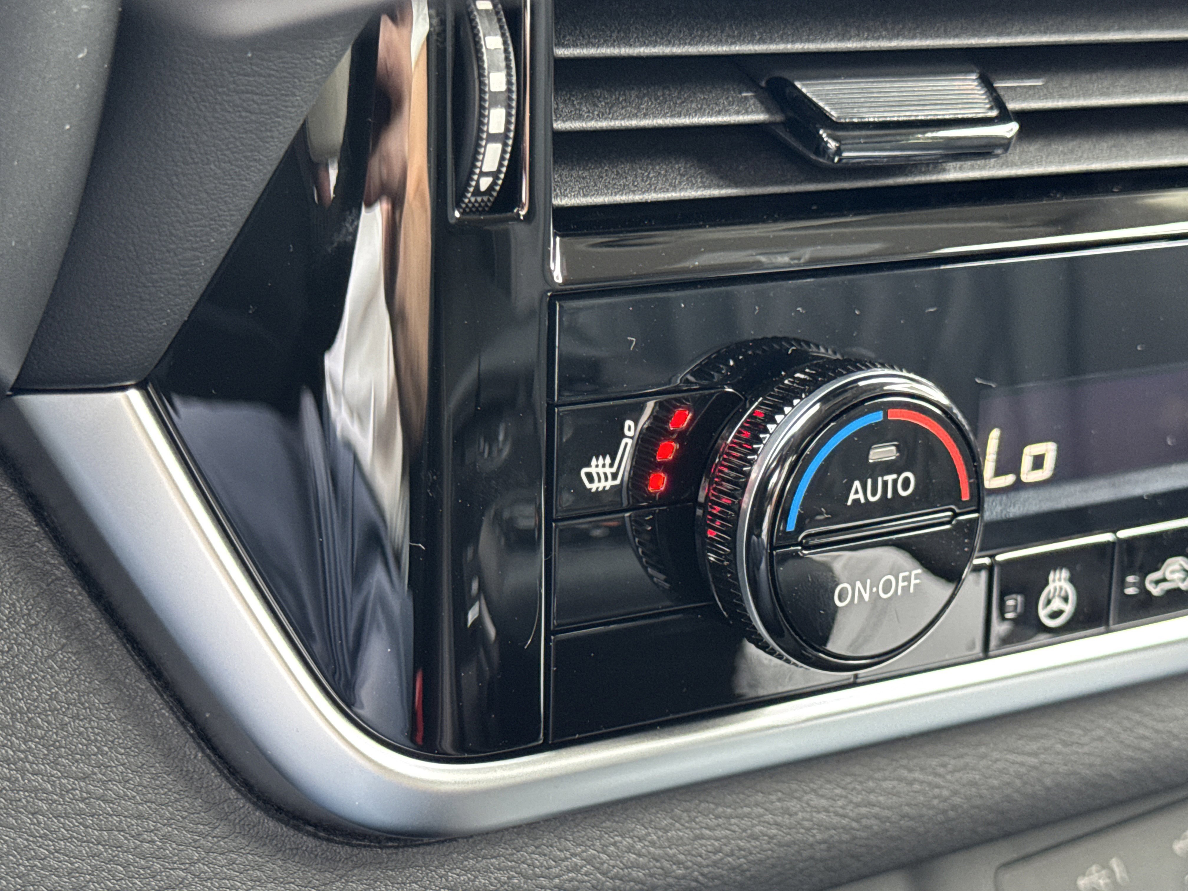 New 2026 Nissan Rogue Platinum AWD/4WD image 30