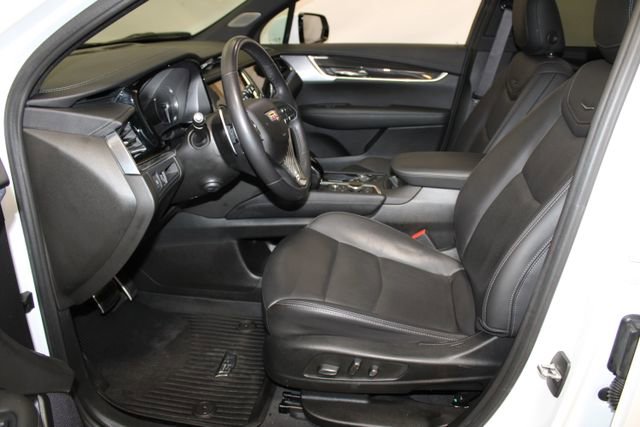 Certified 2024 Cadillac XT6 Sport w/ LPO, Floor Liner Package image 4