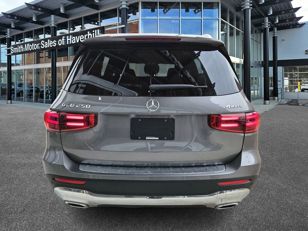 New 2026 Mercedes-Benz GLB 250 4MATIC image 4