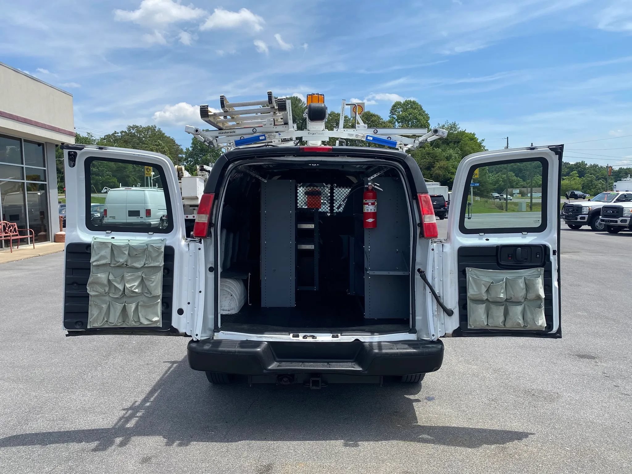 Used 2016 Chevrolet Express 2500 RWD image 23