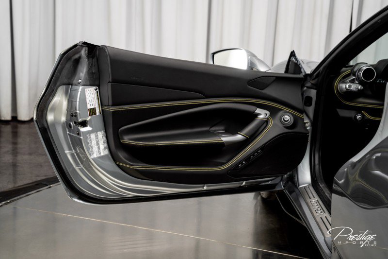 Used 2022 Ferrari F8 Tributo image 25