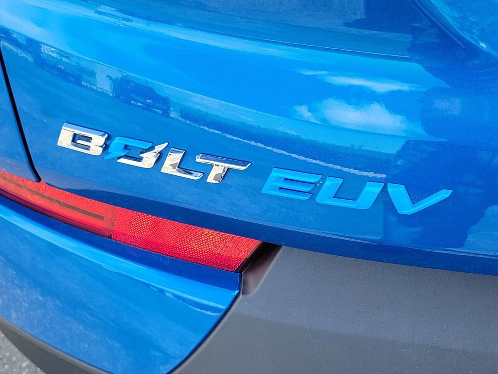 Used 2022 Chevrolet Bolt EUV Premier w/ Sun & Sound Package FWD image 33