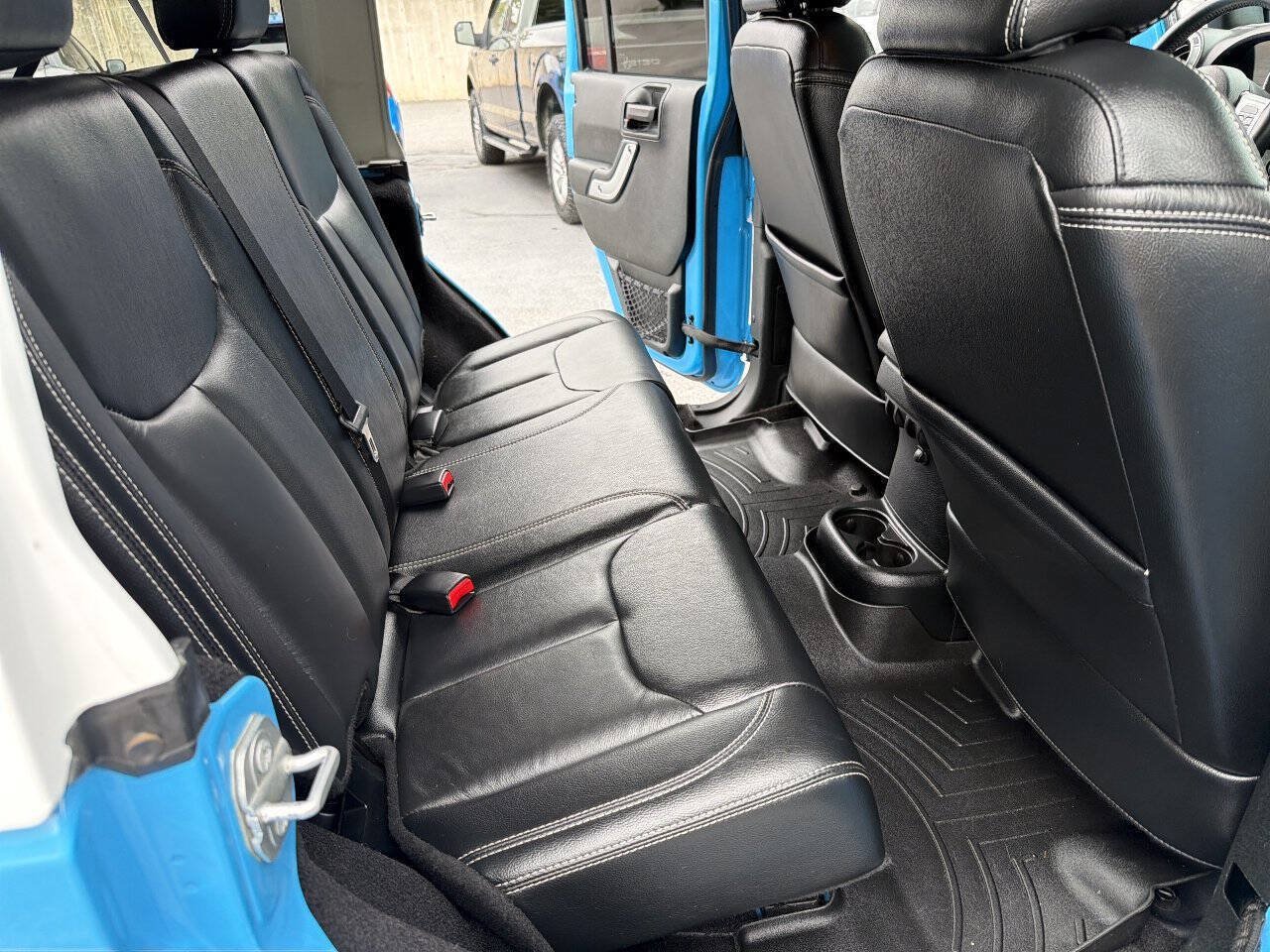 Used 2017 Jeep Wrangler Unlimited Sahara w/ Quick Order Package 24E Chief AWD/4WD image 35