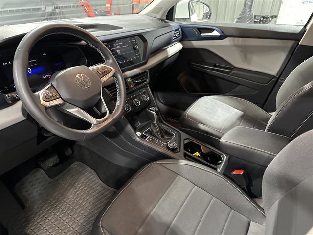 Certified 2022 Volkswagen Taos SE image 16