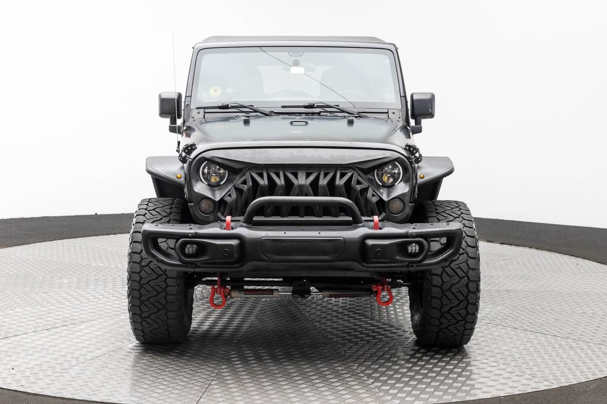 Used 2012 Jeep Wrangler Unlimited Rubicon w/ Dual Top Group AWD/4WD image 3