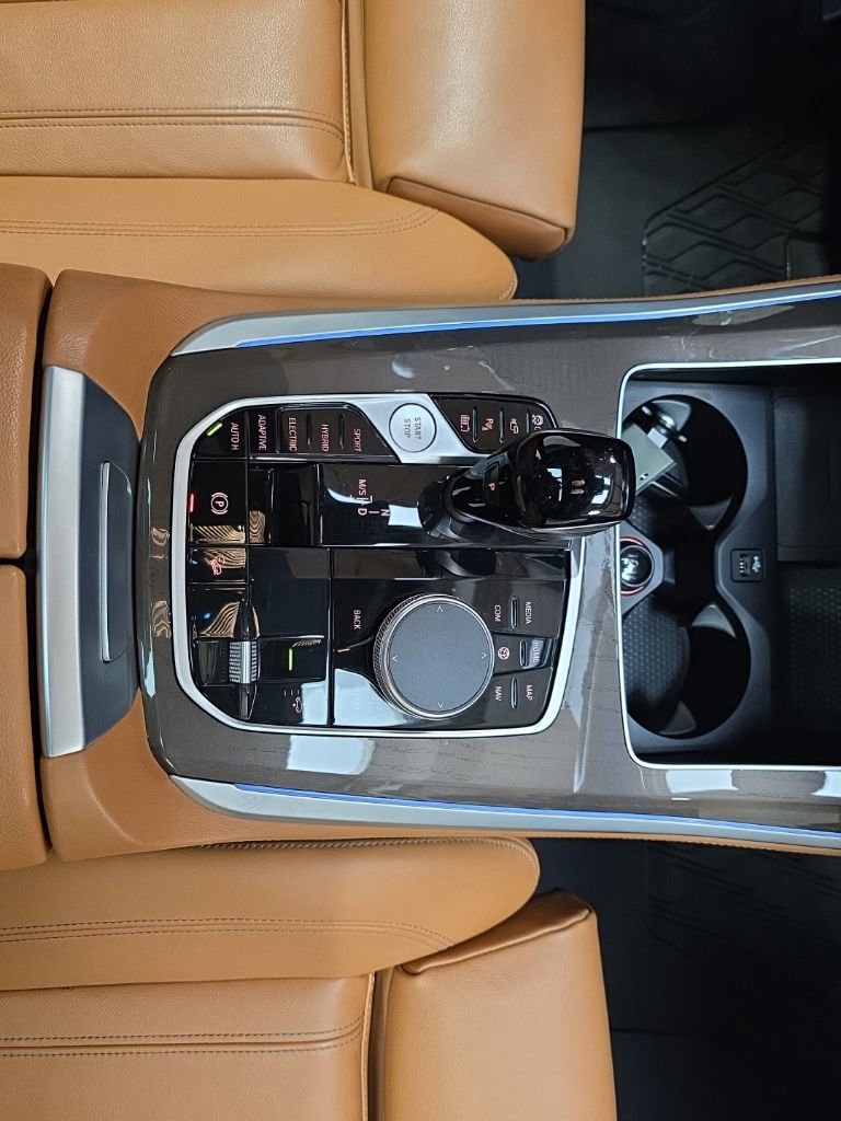 Used 2022 BMW X5 xDrive45e image 25