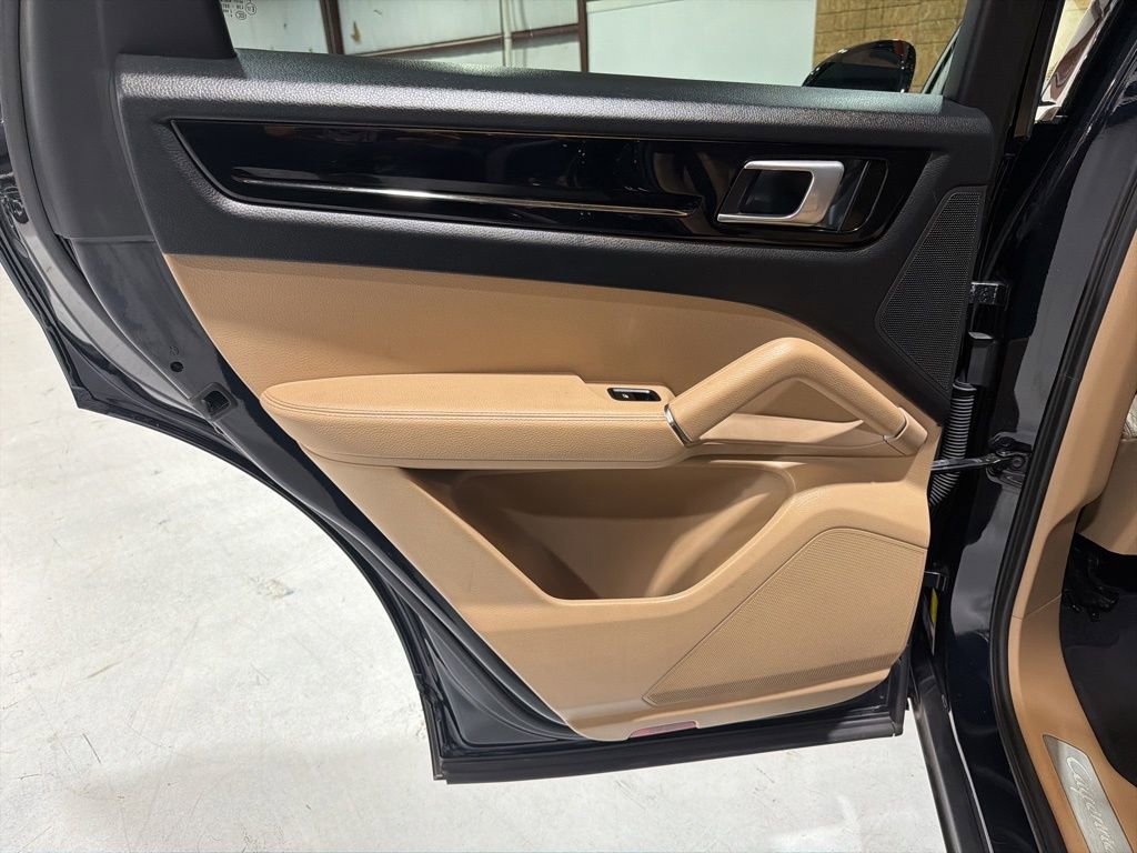 Used 2019 Porsche Cayenne image 34