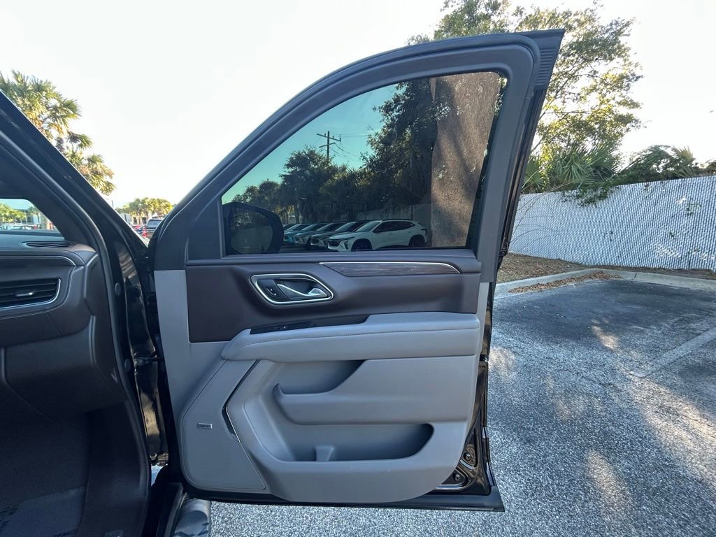 Used 2024 Chevrolet Tahoe Z71 w/ Luxury Package image 27