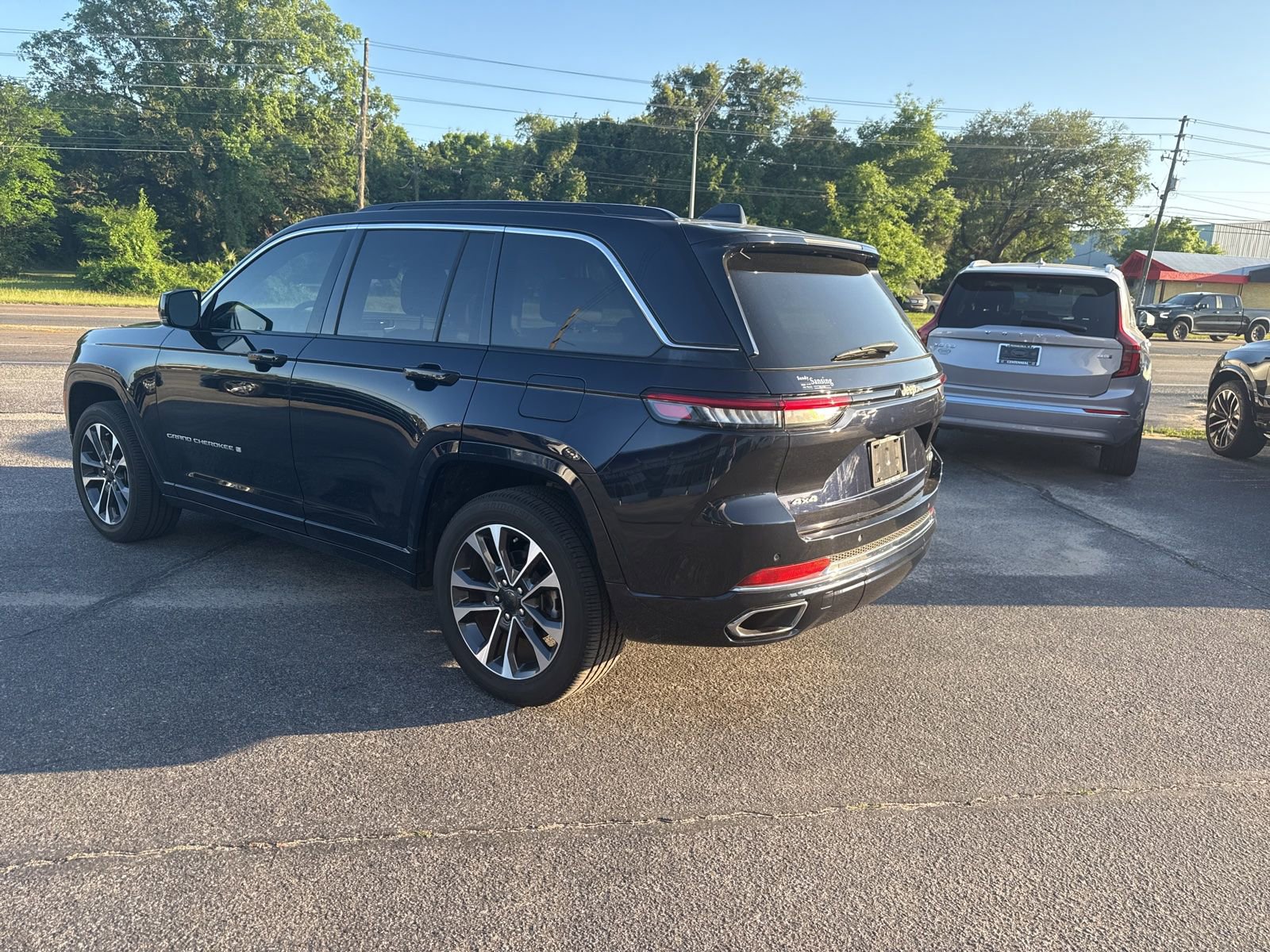 Used 2024 Jeep Grand Cherokee Overland image 5