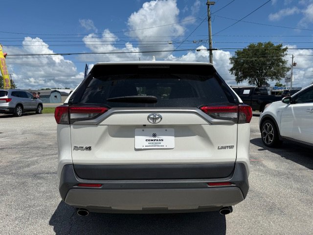 Used 2019 Toyota RAV4 LE image 4