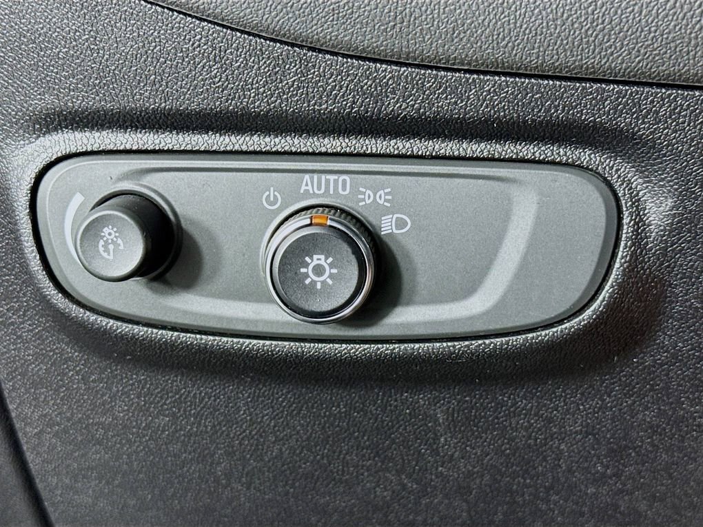 Used 2019 Chevrolet Equinox LT image 14