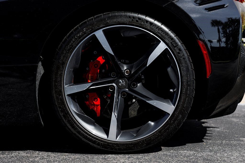 Used 2022 Ferrari SF90 Spider image 13