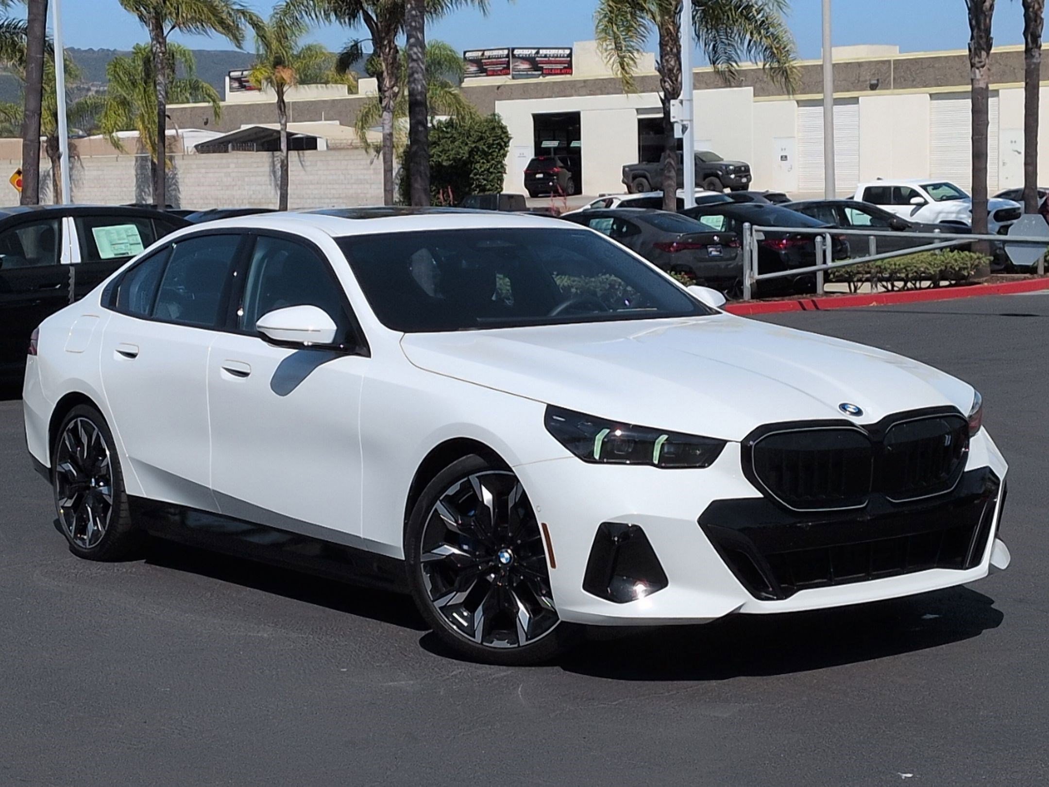 Used 2026 BMW i5 eDrive40 w/ M Sport Package RWD image 2