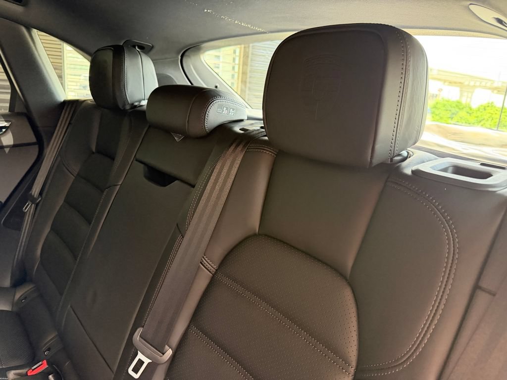 New 2026 Porsche Macan AWD/4WD image 36