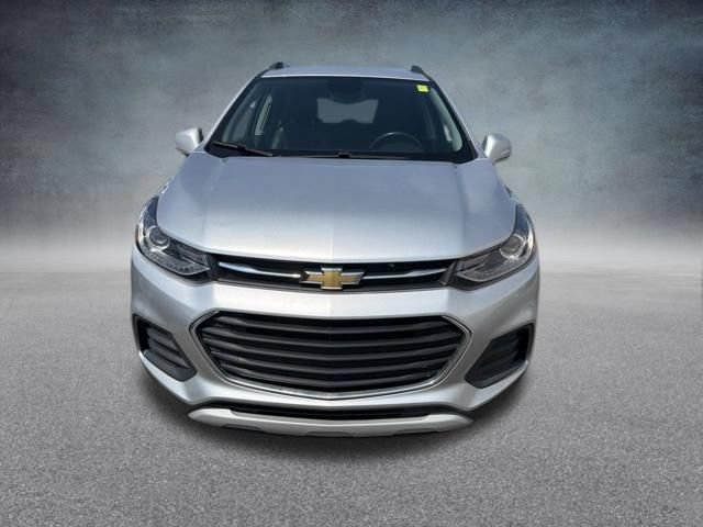 Used 2019 Chevrolet Trax LT w/ LT Convenience Package FWD image 3