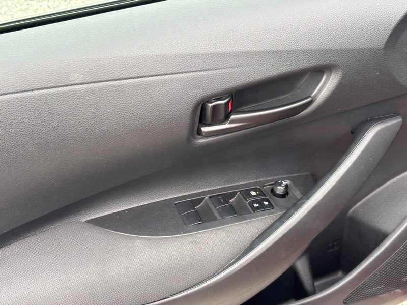 Used 2025 Toyota Corolla LE FWD image 18