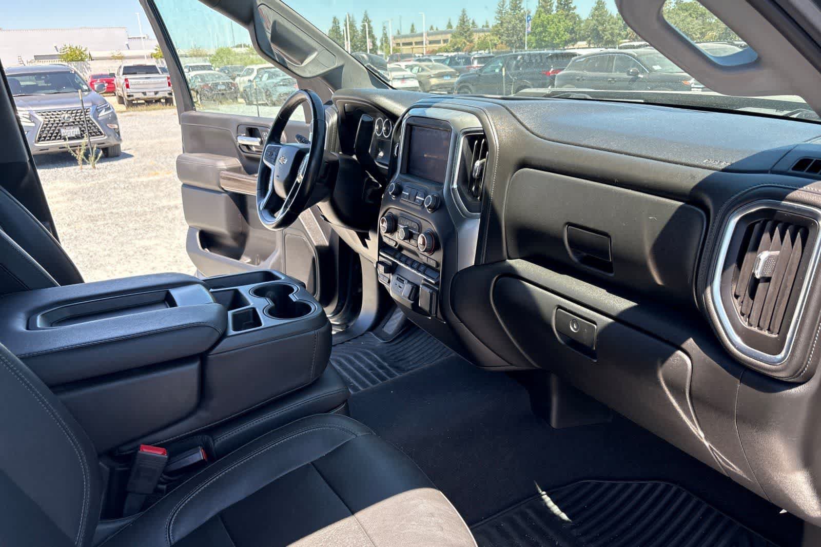 Used 2020 Chevrolet Silverado 2500 LT w/ Convenience Package AWD/4WD image 17