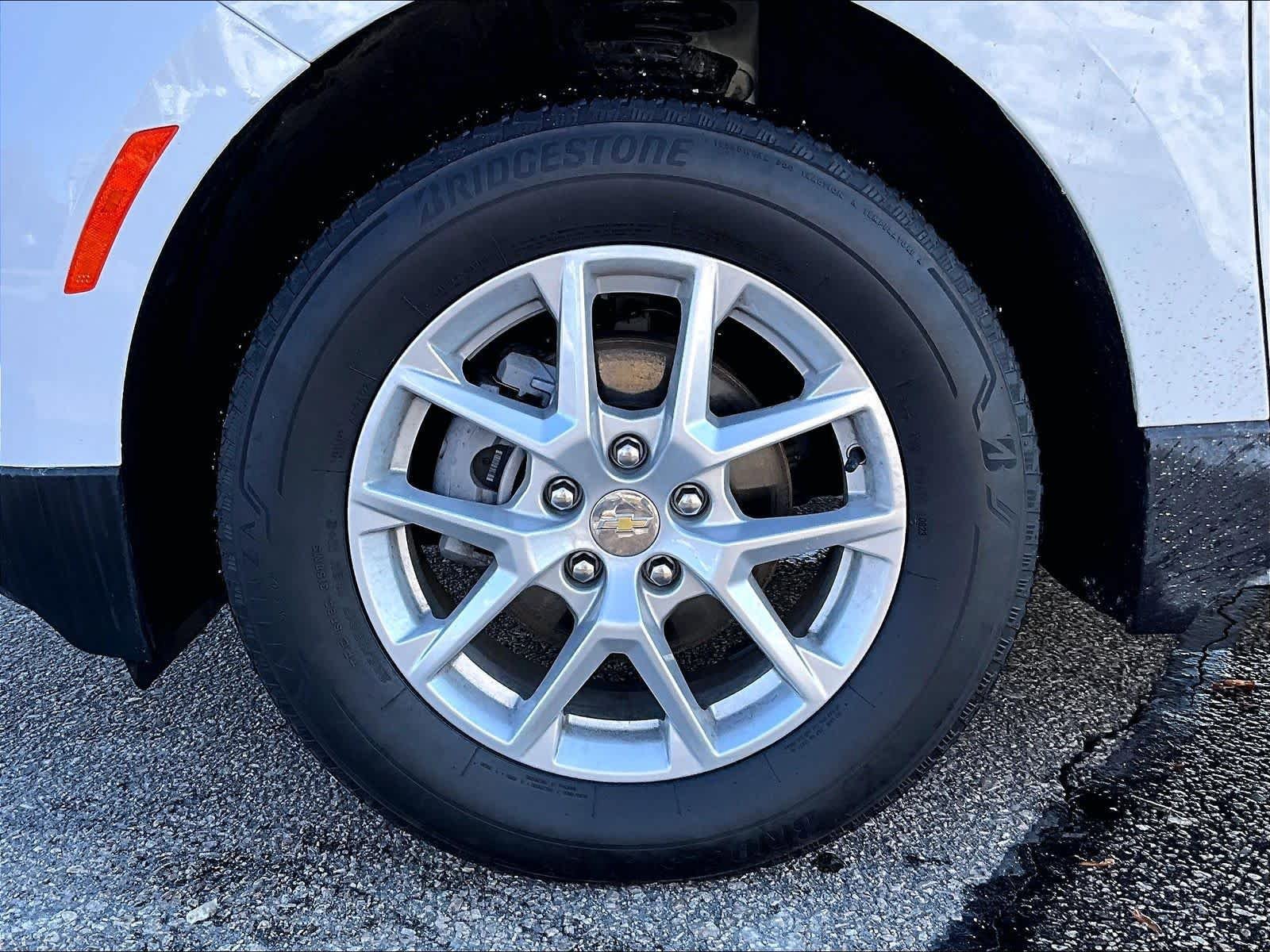 Used 2023 Chevrolet Equinox LT AWD/4WD image 7