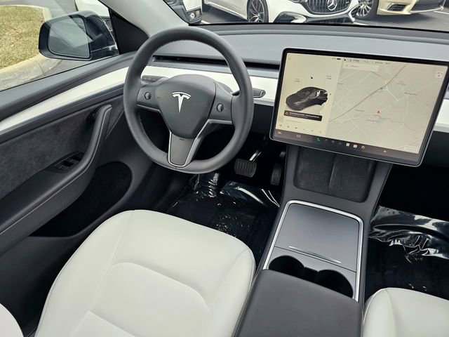 Used 2025 Tesla Model Y Long Range image 29