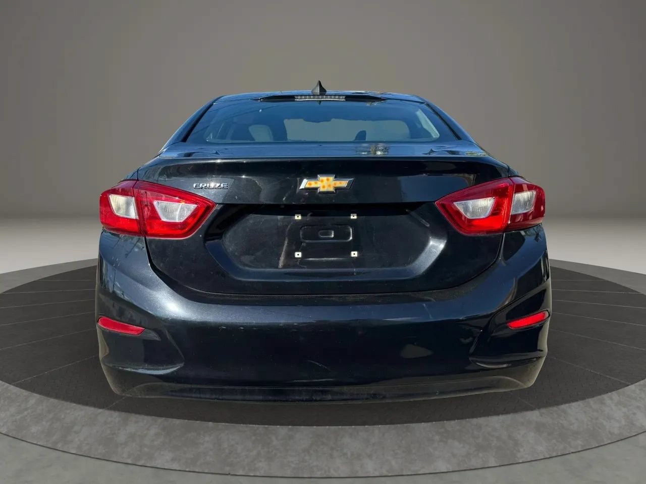 Used 2018 Chevrolet Cruze LS FWD image 7