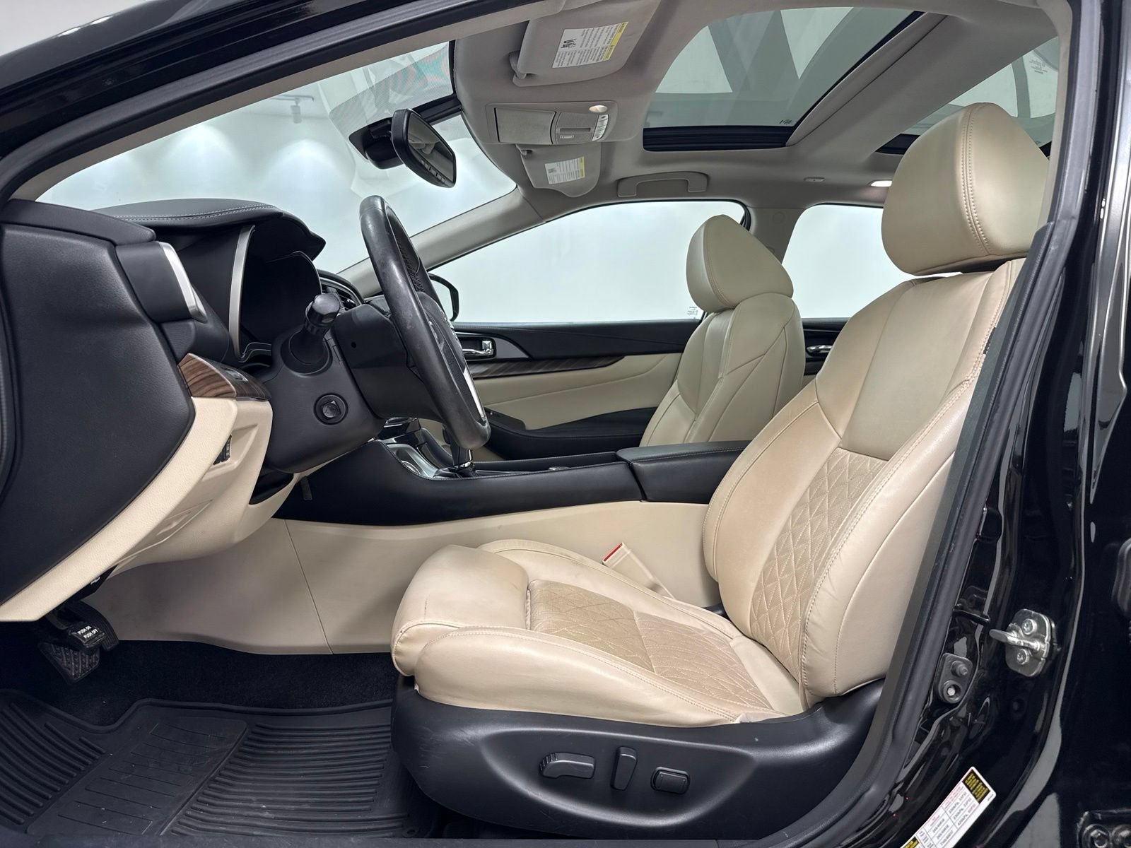 Used 2017 Nissan Maxima Platinum w/ Interior Lighting Package FWD image 19