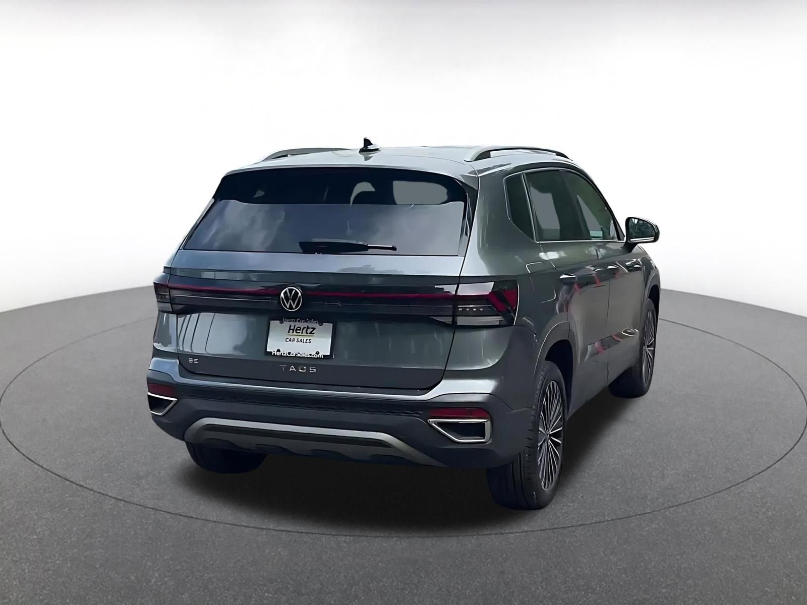 Used 2025 Volkswagen Taos SE image 14