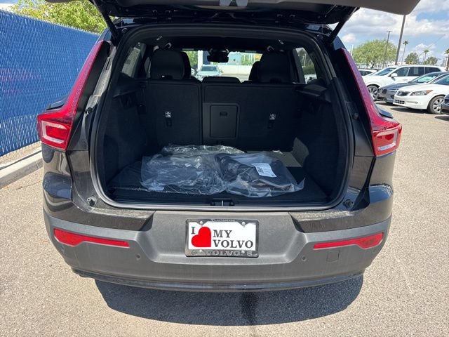 Used 2025 Volvo EX40 Core w/ Climate Package AWD/4WD image 8