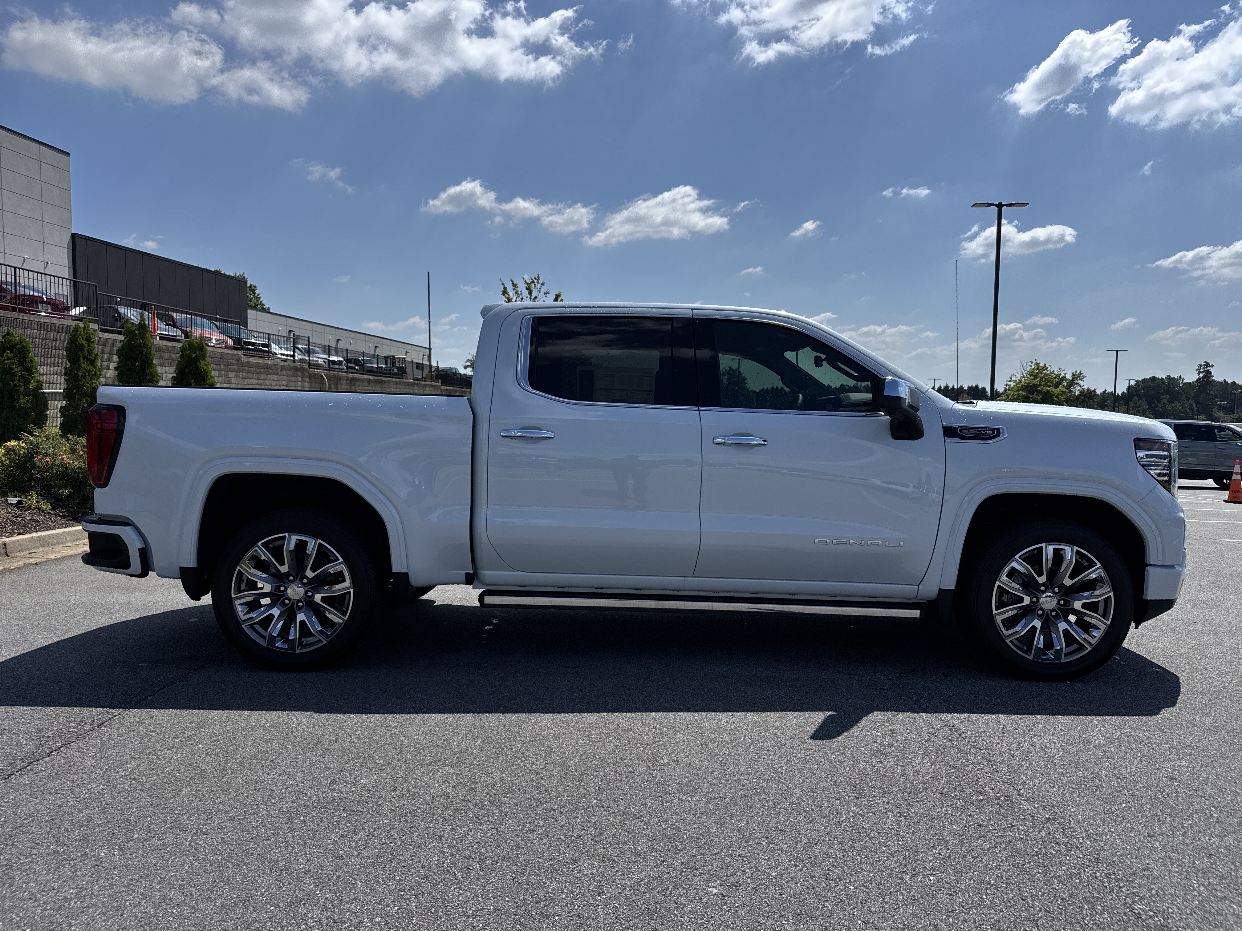 New 2026 GMC Sierra 1500 Denali w/ Denali Reserve Package AWD/4WD image 13