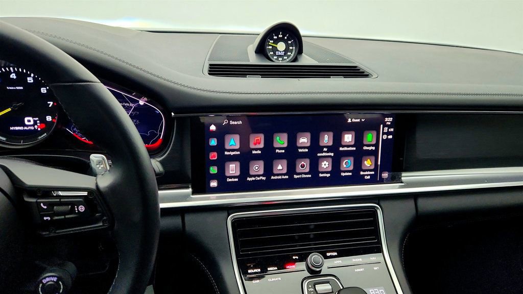 Used 2023 Porsche Panamera 4 Platinum Edition image 18
