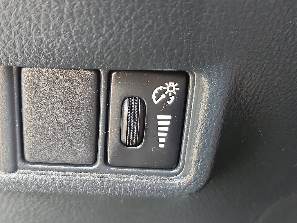 Used 2019 Toyota C-HR LE FWD image 19