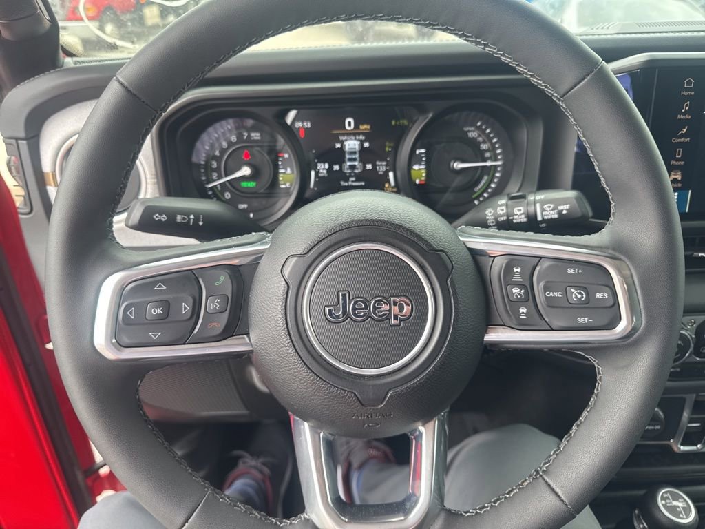 Used 2025 Jeep Wrangler Sahara 4xe image 12