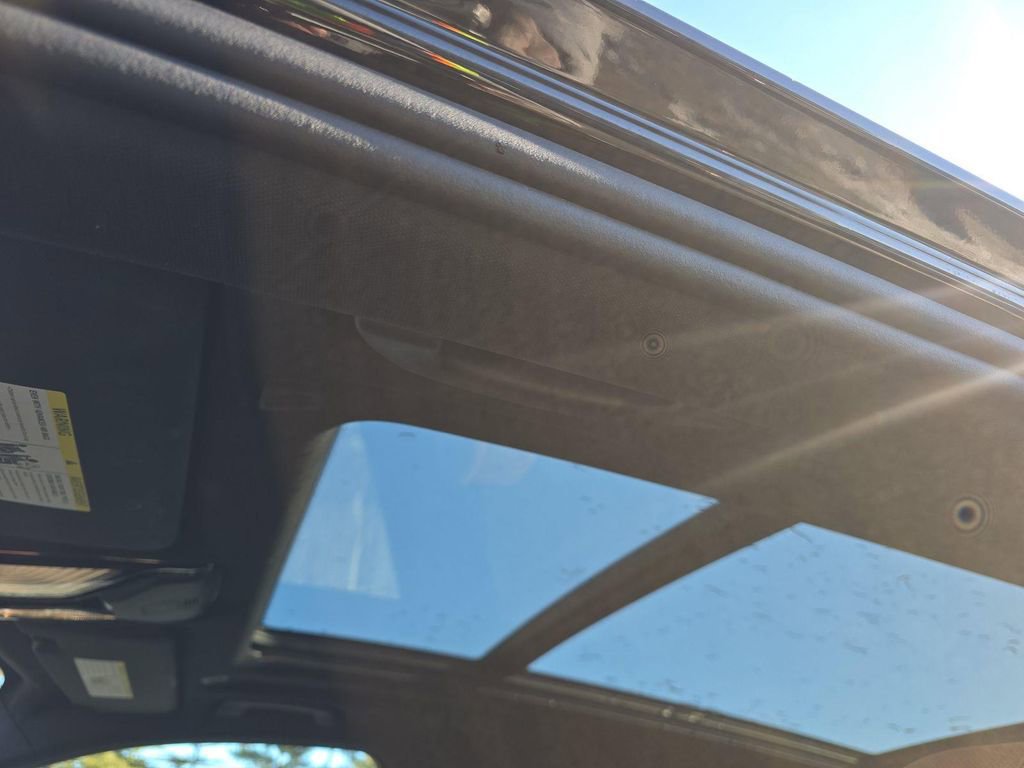 Used 2025 BMW X5 xDrive40i w/ Climate Comfort Package image 17