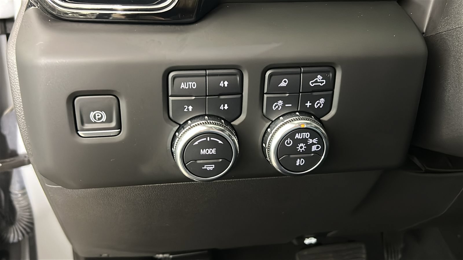 Used 2025 GMC Sierra 1500 AT4 AWD/4WD image 23